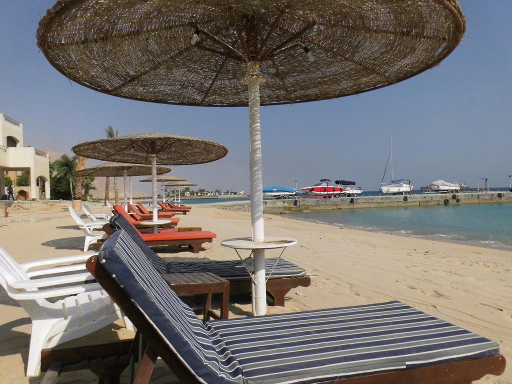 Three-Bedroom Apartment At Louly Beach Resort Ain Sukhna Exterior photo